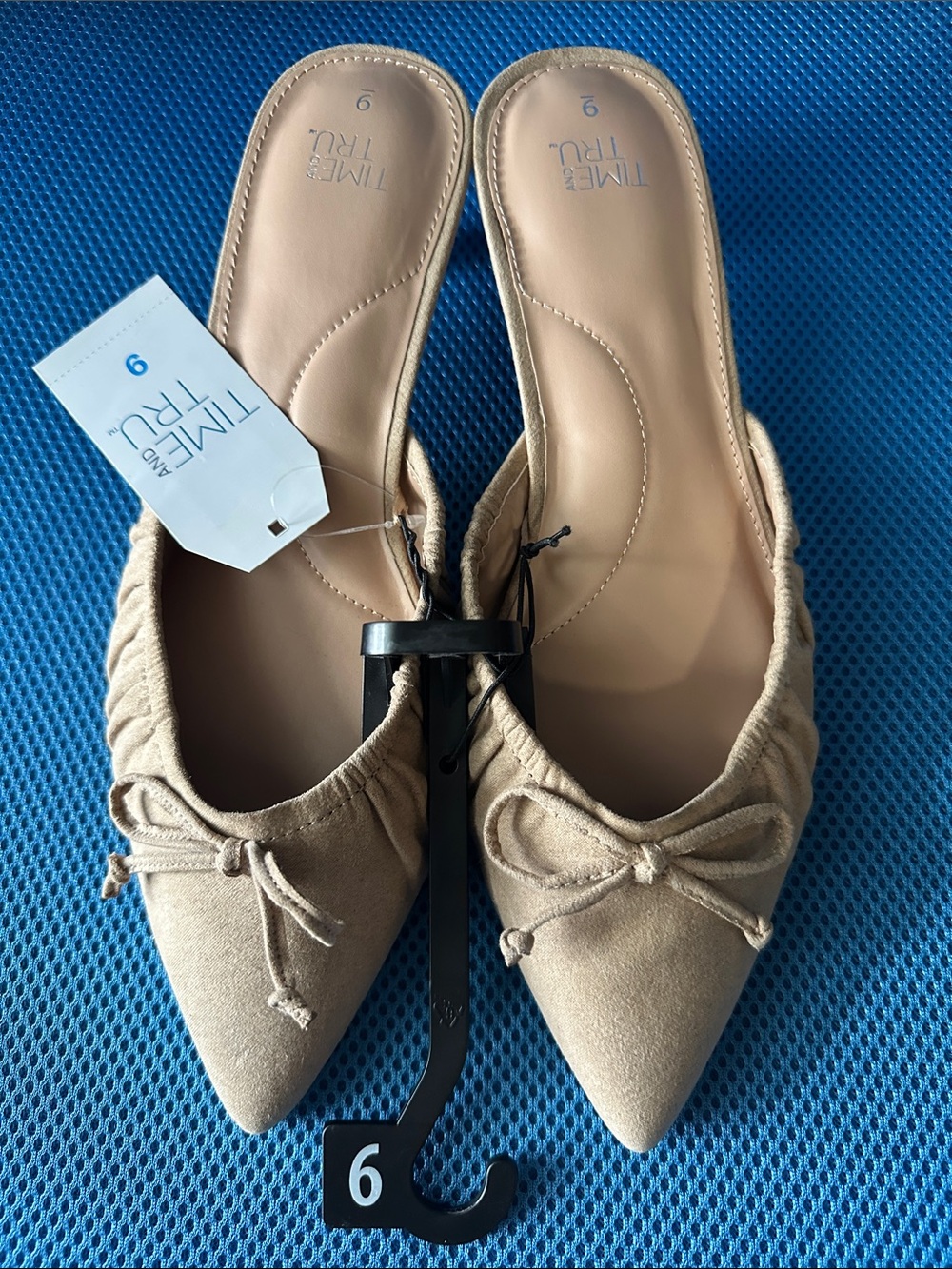NWT Time and Tru Cream Suede Pointed-Toe Bow Kitten Mule 👑